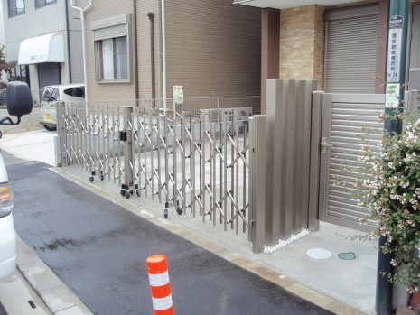 埼玉県さいたま市　門扉と角柱でバランスよく NO.11