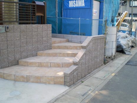 埼玉県さいたま市　おしゃれなタイルでのアプローチ NO.222