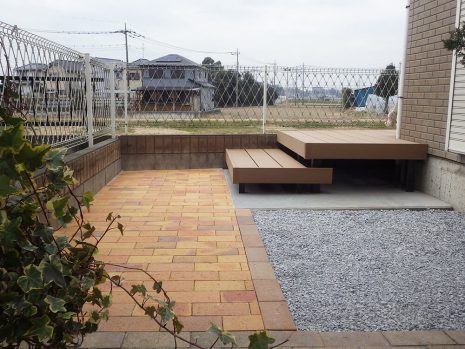 埼玉県さいたま市　ウッドデッキを建物のまわりに NO.256