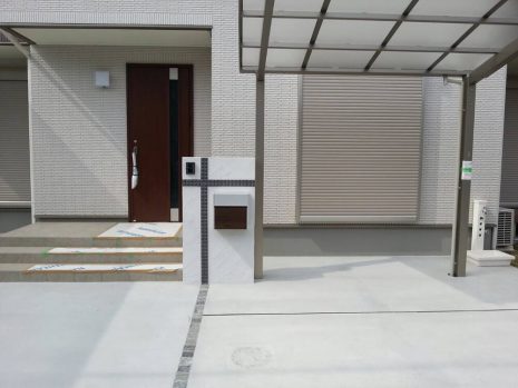 埼玉県のカーポート　白で統一したエクステリア NO.436