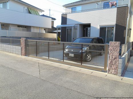 埼玉県羽生市　愛犬と愛娘を守るためのクローズ外構 NO.209