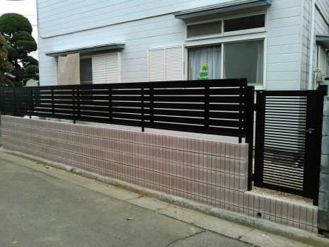 埼玉県上尾市　ブロック+フェンス+門扉でクローズ外構 NO.374