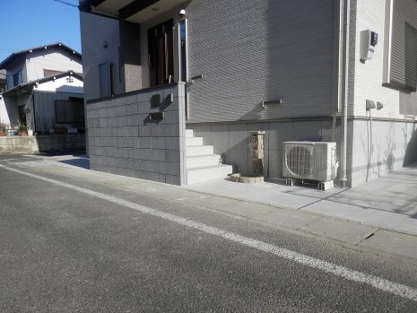 【久喜市】　渋い化粧ブロックでの外構 NO.409