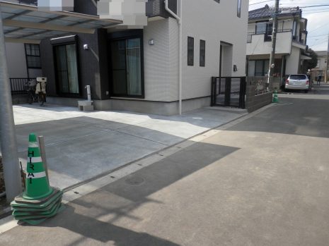 埼玉県さいたま市　低めのフェンスでセミクローズ外構 NO.419
