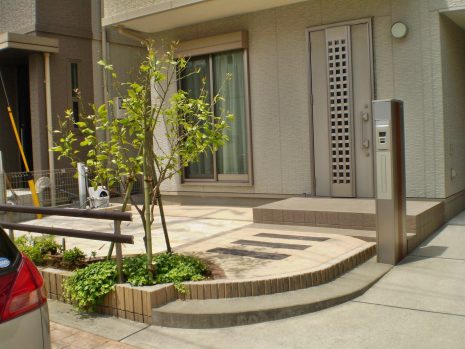 埼玉県上尾市　石貼りと枕木でおしゃれなお庭に NO.443