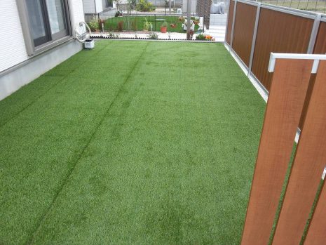 埼玉県行田市　人工芝と目隠しフェンスでくつろげる空間を NO.343