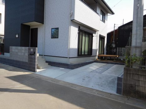 埼玉県さいたま市　2種類の化粧ブロックで NO.438