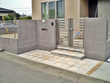 【久喜市】　化粧ブロックでクローズ外構 NO.421