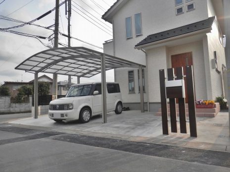 【白岡市】　カーポートと機能門柱でのオープン外構 NO.420