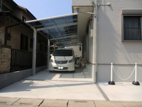 埼玉県上尾市　玄関へのアプローチとカーポート NO.48
