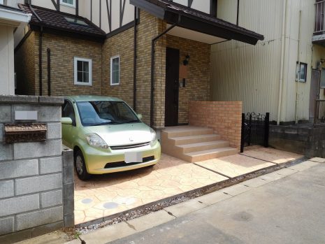 埼玉県さいたま市　レンガ調の建物にスタンプコンクリート NO.452