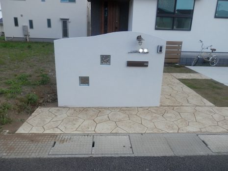 埼玉県宮代町　外壁に合わせた門塀 NO.462