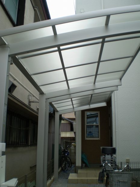 埼玉県さいたま市　長めのアプローチにサイクルポート NO.469