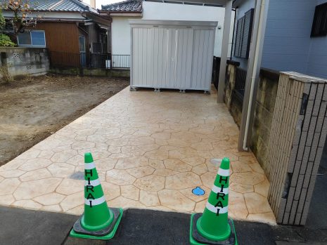 【久喜市】　スタンプコンクリートで物置までの通路を確保 NO.519