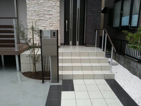 埼玉県さいたま市　都会的なイメージの門まわり NO.542