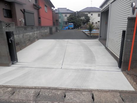 埼玉県上尾市　入口を土間コンクリートで舗装 NO.581
