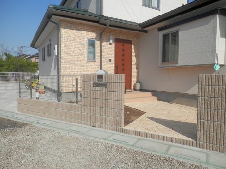 埼玉県上尾市　ブロック門塀とスタンプコンクリートアプローチ NO.601