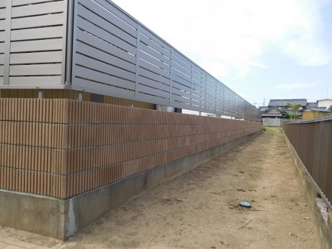 【久喜市】　長い目隠しフェンス NO.608