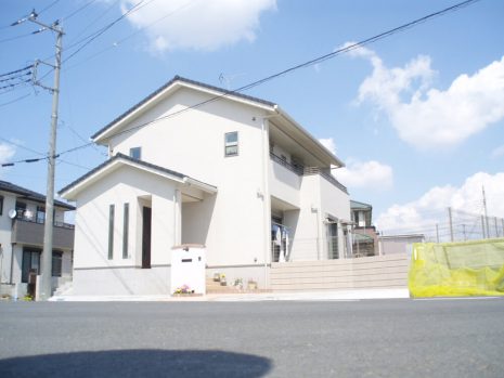 【久喜市】　白でまとめられたオープン外構 NO.618