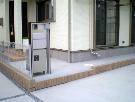 【久喜市】　機能門柱と駐車場工事 NO.635