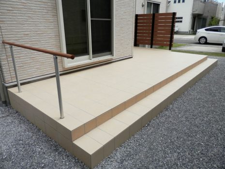 埼玉県宮代町　タイルデッキと目隠しフェンス NO.650