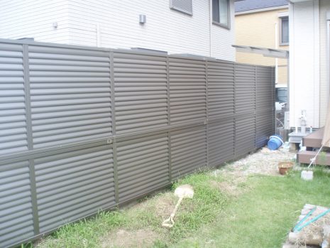 埼玉県志木市　目隠し多段フェンスを設置 NO.710