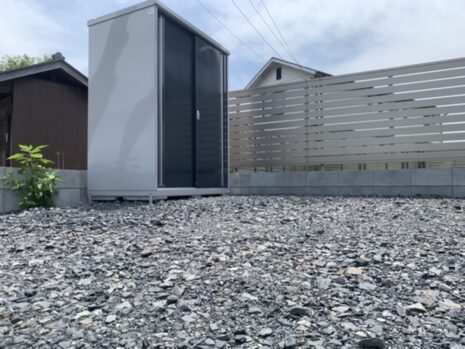 埼玉県伊奈町　物置はイナバのシンプリー NO.727