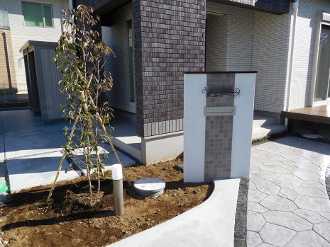 【白岡市】　人工芝とウッドデッキの相性 NO.786