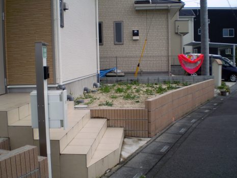 【白岡市】　タイルと土間の通路 NO.783