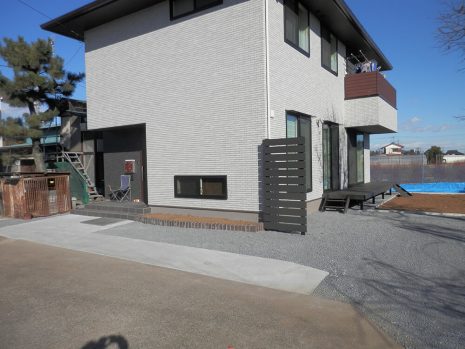 茨城県猿島郡五霞町　同系色のフェンスとデッキ NO.787
