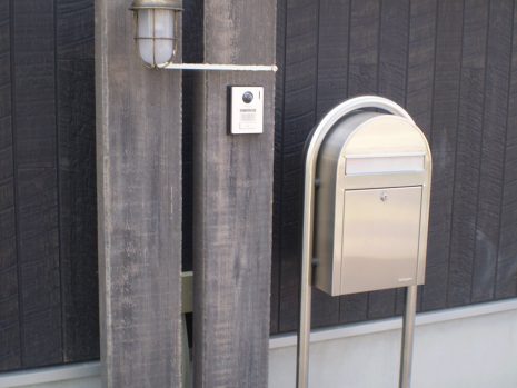 埼玉県北本市　枕木で機能門柱 NO.806