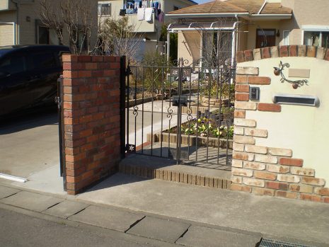 【久喜市】　伸縮門扉を取付けました NO.823