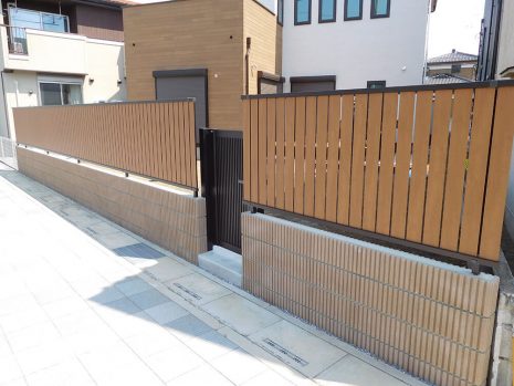 埼玉県のカーポート 木目調でまとめました NO.875