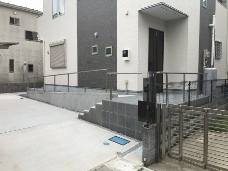 埼玉県越谷市　高低差をスロープと手摺で NO.878