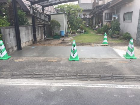 埼玉県幸手市　土間で雑草対策 NO.909