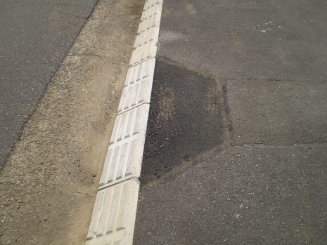 埼玉県上尾市　境界切り下げ工事 NO.971