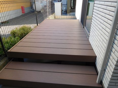 埼玉県伊奈町　ウッドデッキと門袖 NO.999