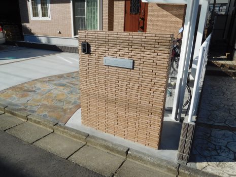 埼玉県上尾市 レンガ調の門柱 NO.1062