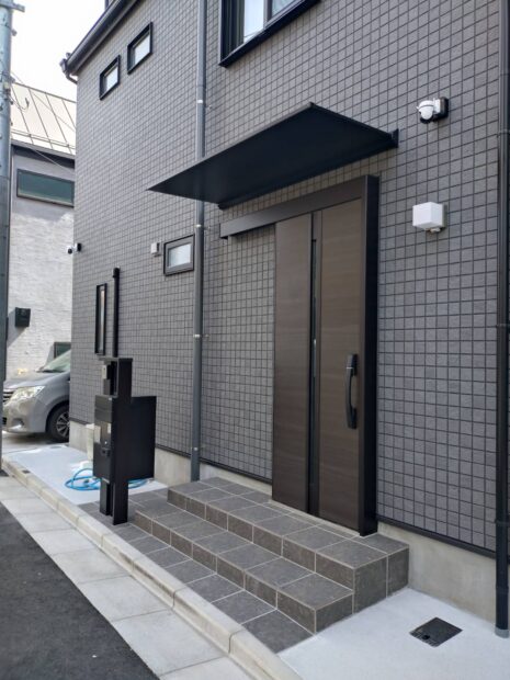 東京都豊島区　リフォーム外構(土間コンクリート　タイル貼り　機能門柱　物置) NO.2508
