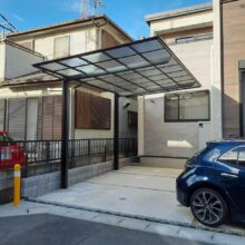 LIXIL フーゴF　車1台用　偏心基礎仕様カーポート工事　No.2545の施工写真メイン