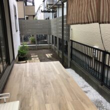 タイルテラス　目隠しフェンス　花壇施工　No.2555の施工写真メイン