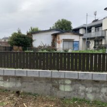 ブロック積み・目隠しフェンス（LIXIL ﾌｪﾝｽAB　TS2型　H600）・植栽伐採工事　No.2578の施工写真3