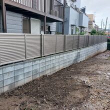 万年塀撤去・ブロック・ルーバーフェンス(フェンスAB YL3型　H1000)新設　No.2622の施工写真メイン