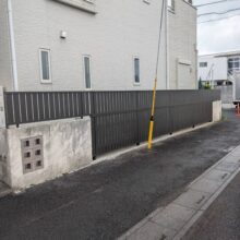 植栽伐採・抜根　目隠しフェンス　リフォーム外構工事　No.2639の施工写真1
