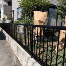 フェンス工事【LIXIL 縦格子フェンス　ハイサモア】No.2665の施工写真メイン