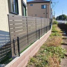 外構リフォーム工事【目隠しフェンス・人工芝】No.2671の施工写真1