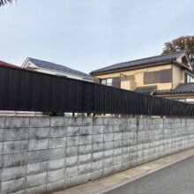 目隠しフェンス工事【三協ｱﾙﾐ　ﾆｭｰｱｲｼｬﾉﾝ3型　H800】No.2658の施工写真2