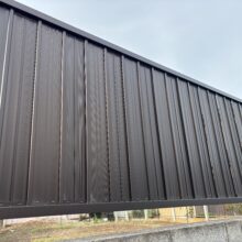 目隠しフェンス工事【三協ｱﾙﾐ　ﾆｭｰｱｲｼｬﾉﾝ3型　H800】No.2658の施工写真メイン