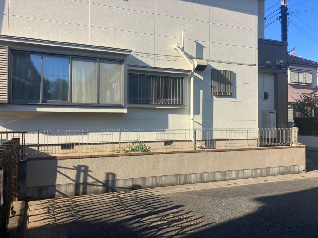 埼玉県上尾市　独立基礎　メッシュフェンス工事　No.2710
