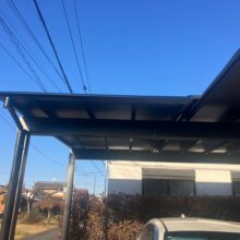 三協アルミ「スカイリード」車2台用｜ブラックポリカで叶えるモノトーン外構　No.2726の施工写真1